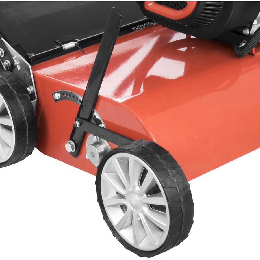 Motorový vertikutátor GV 4001 B