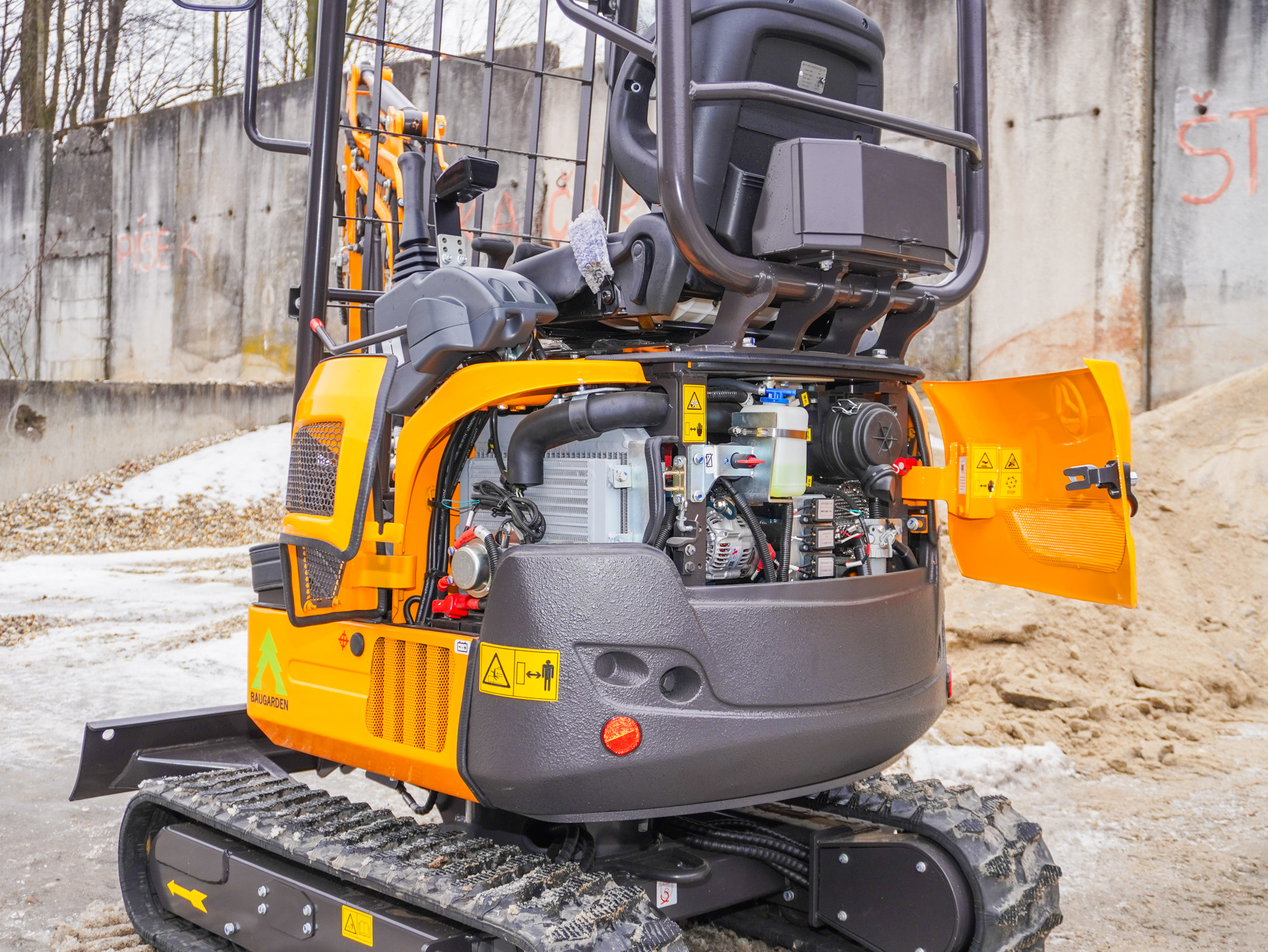 Minibagr BG1700.01 Kubota, lžíce 400mm, Hydraulický přidržovací palec