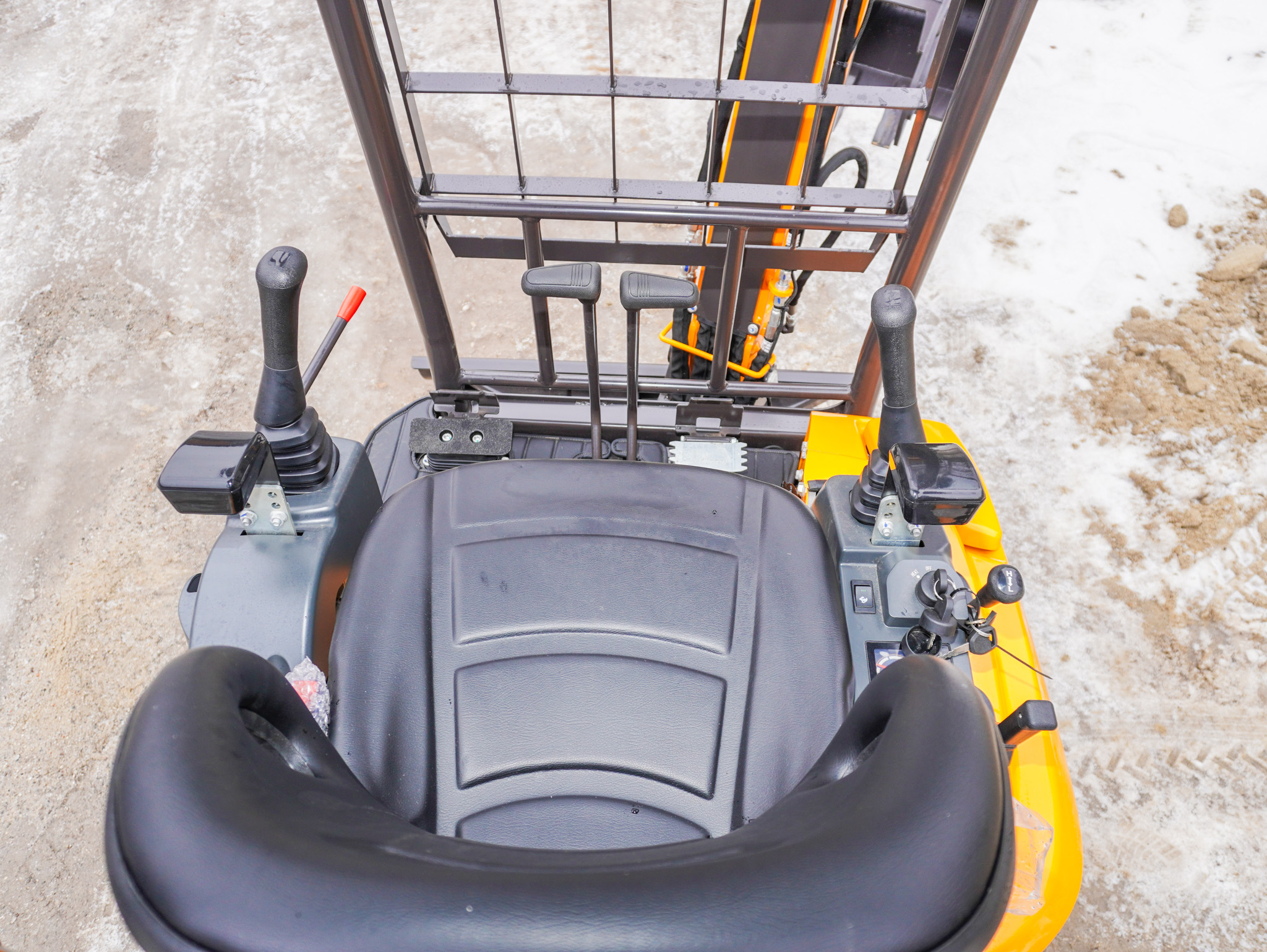 Minibagr BG1700.01 Kubota, lžíce 400mm, Hydraulický přidržovací palec