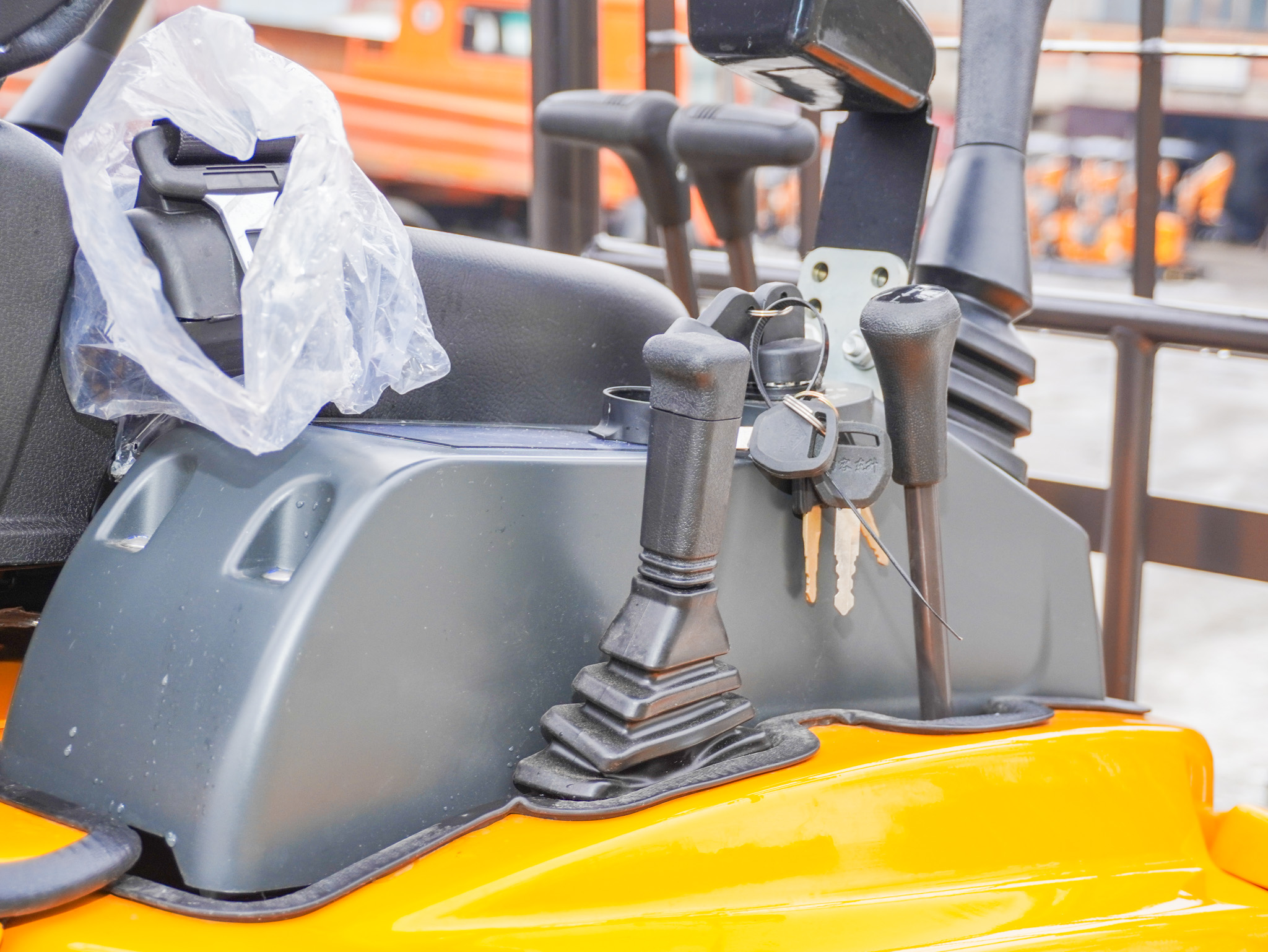 Minibagr BG1700.01 Kubota, lžíce 400mm, Hydraulický přidržovací palec