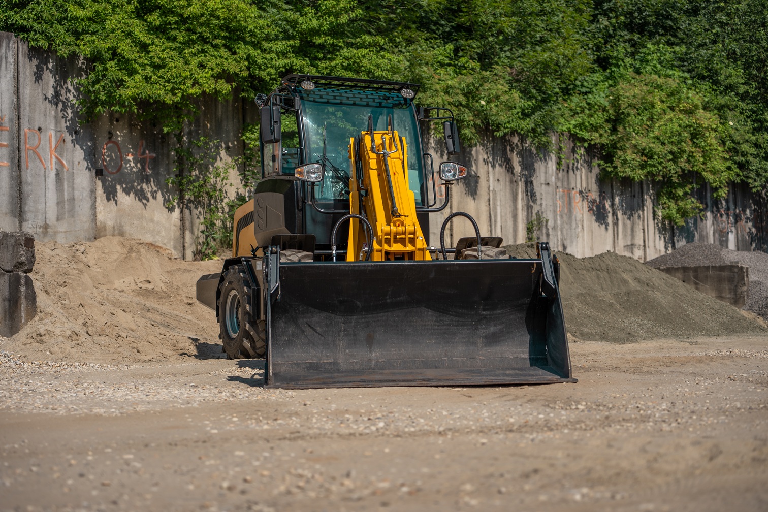 Nakladač kolový  BGKN18TCAB, Yanmar + lžíce 1640mm + hydroupínák