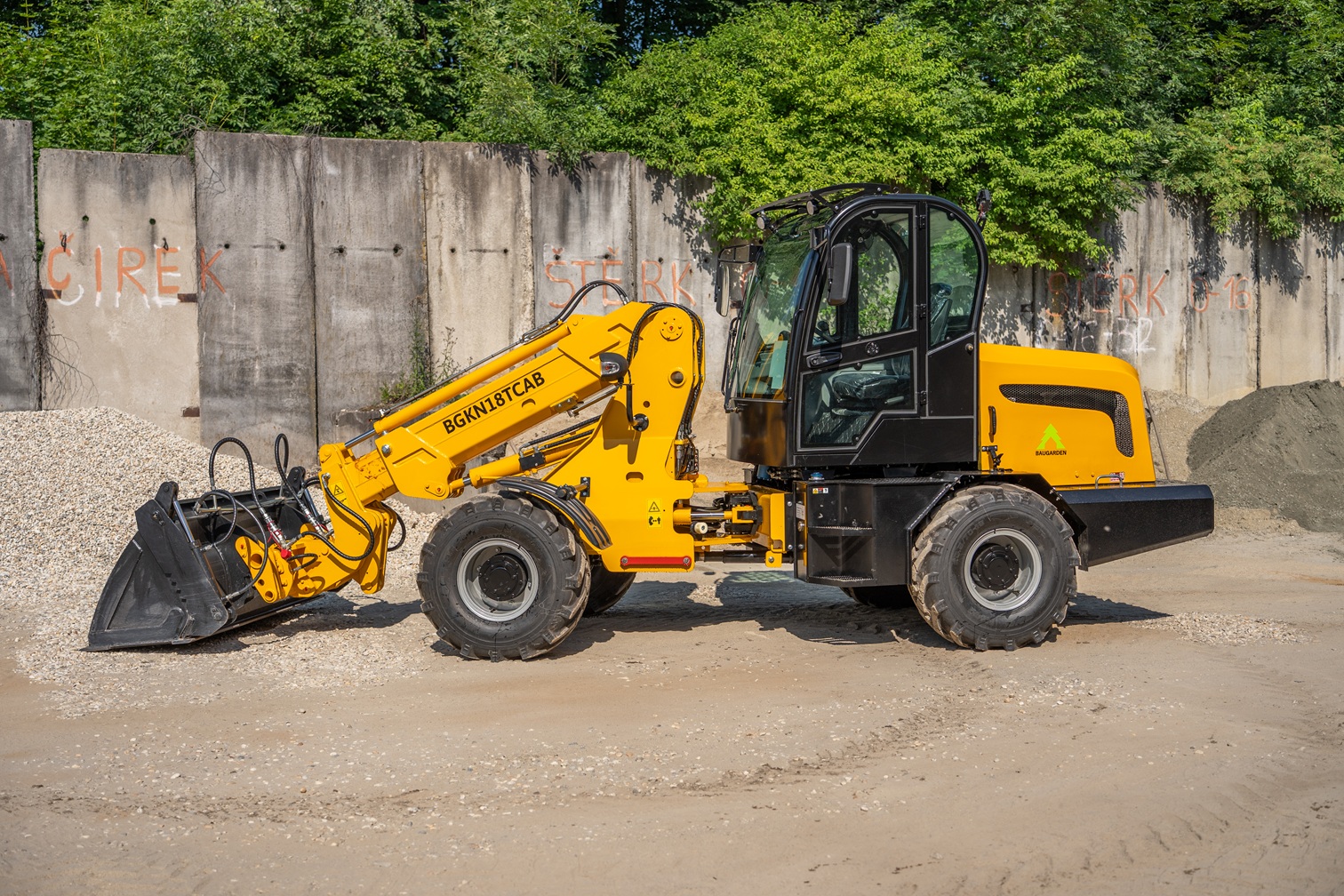 Nakladač kolový  BGKN18TCAB, Yanmar + lžíce 1640mm + hydroupínák