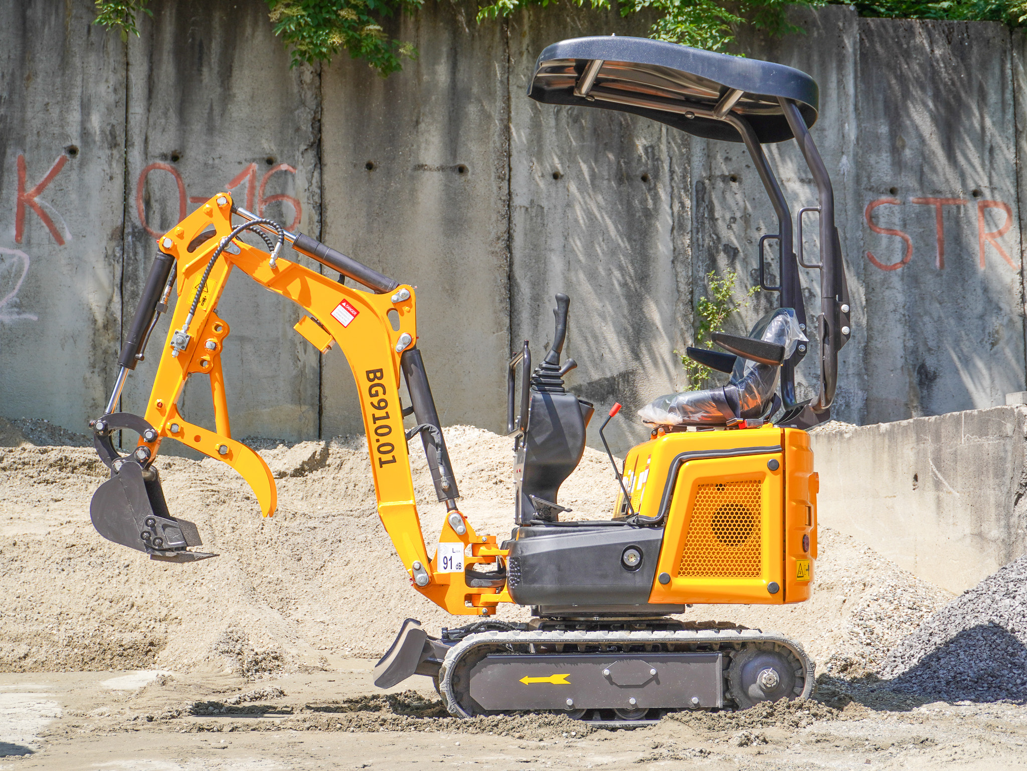 Minibagr BG910.01 II lžíce 400mm, přidržovací palec mechanický