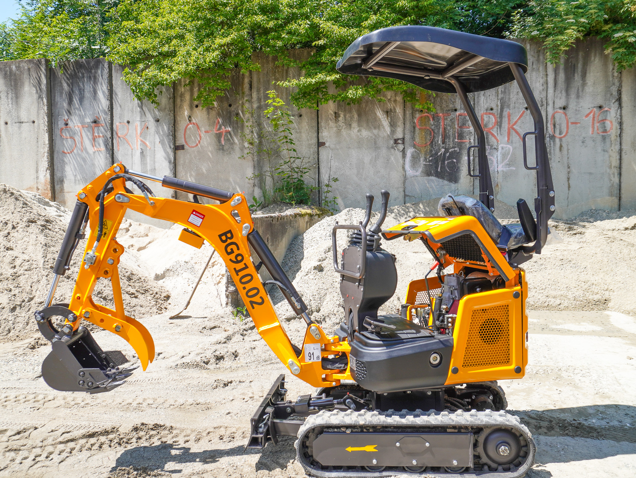 Minibagr BG910.02 II lžíce 400mm, přidržovací palec mechanický