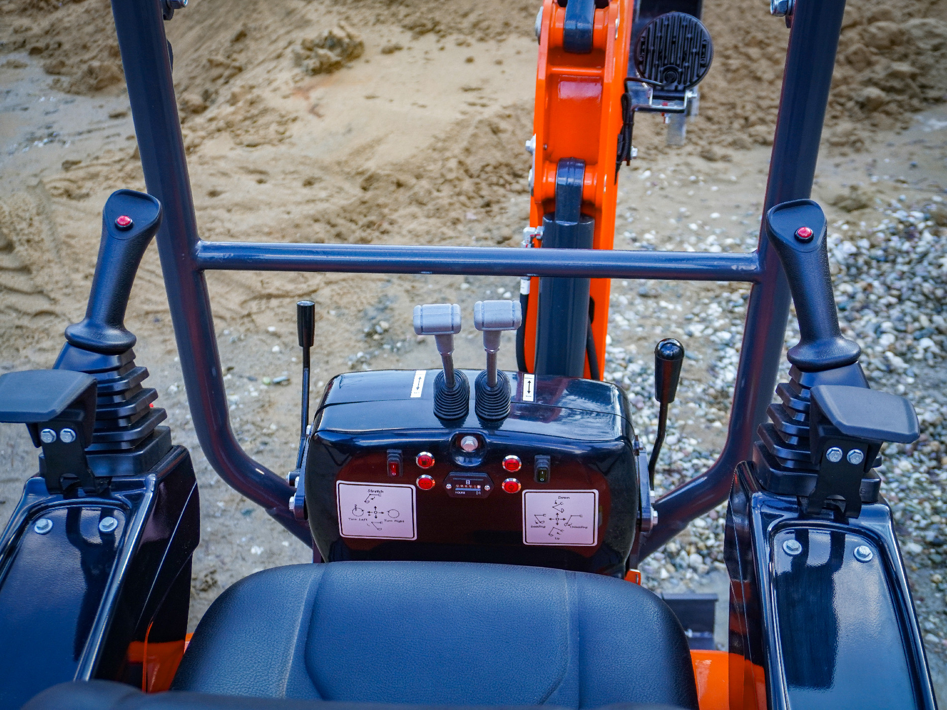 Minibagr BG1260.12 CX PRO II Kubota, lžíce 400mm , přidržovací palec