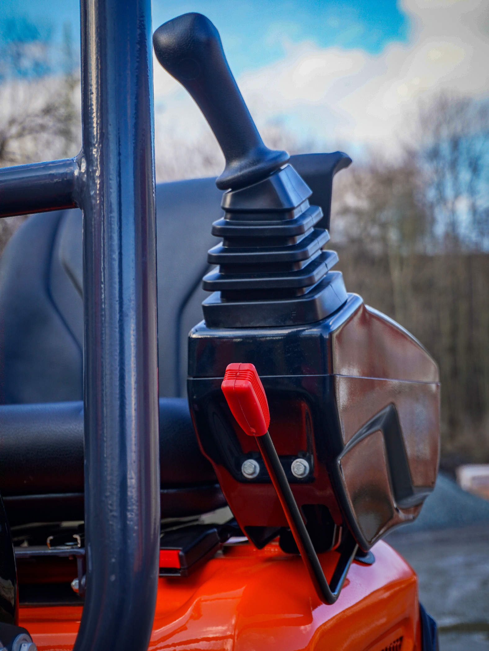 Minibagr BG1260.12 CX PRO II Kubota, lžíce 400mm , přidržovací palec