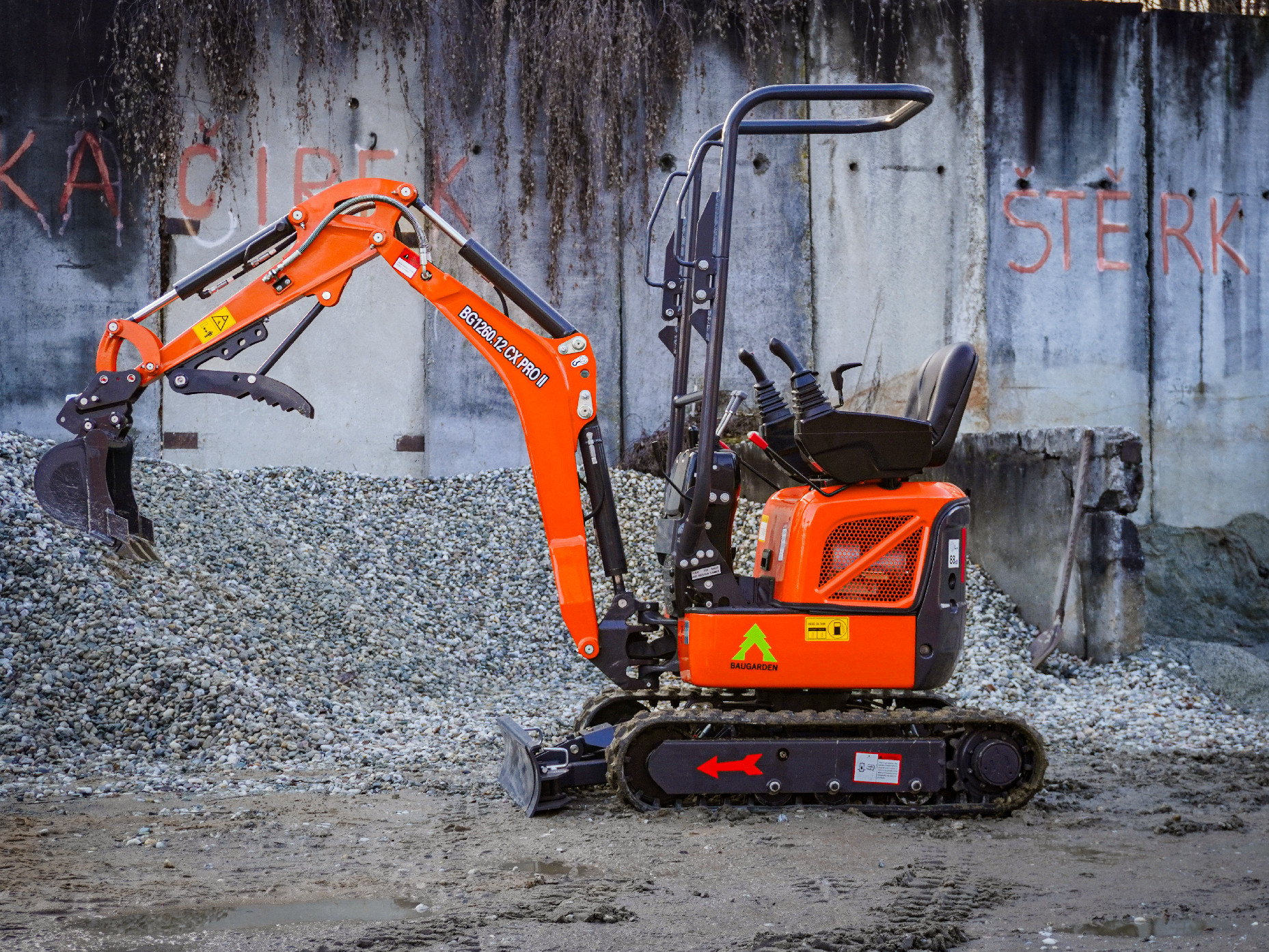 Minibagr BG1260.12 CX PRO II Kubota, lžíce 400mm , přidržovací palec