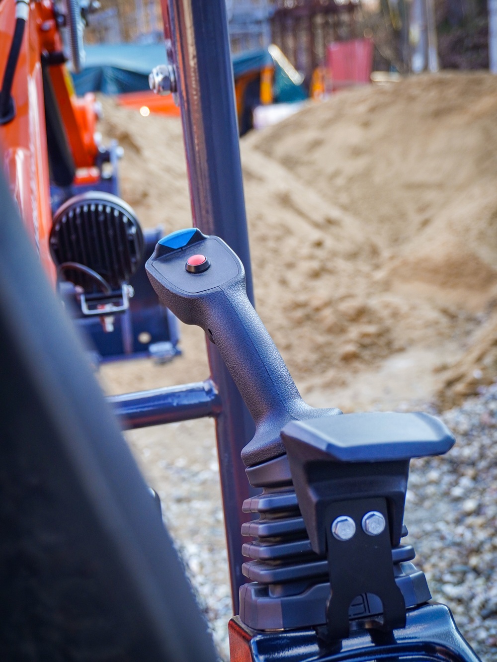 Minibagr BG1260.12 CX PRO HT Kubota, lžíce 400mm, HYDRO přidržovací palec