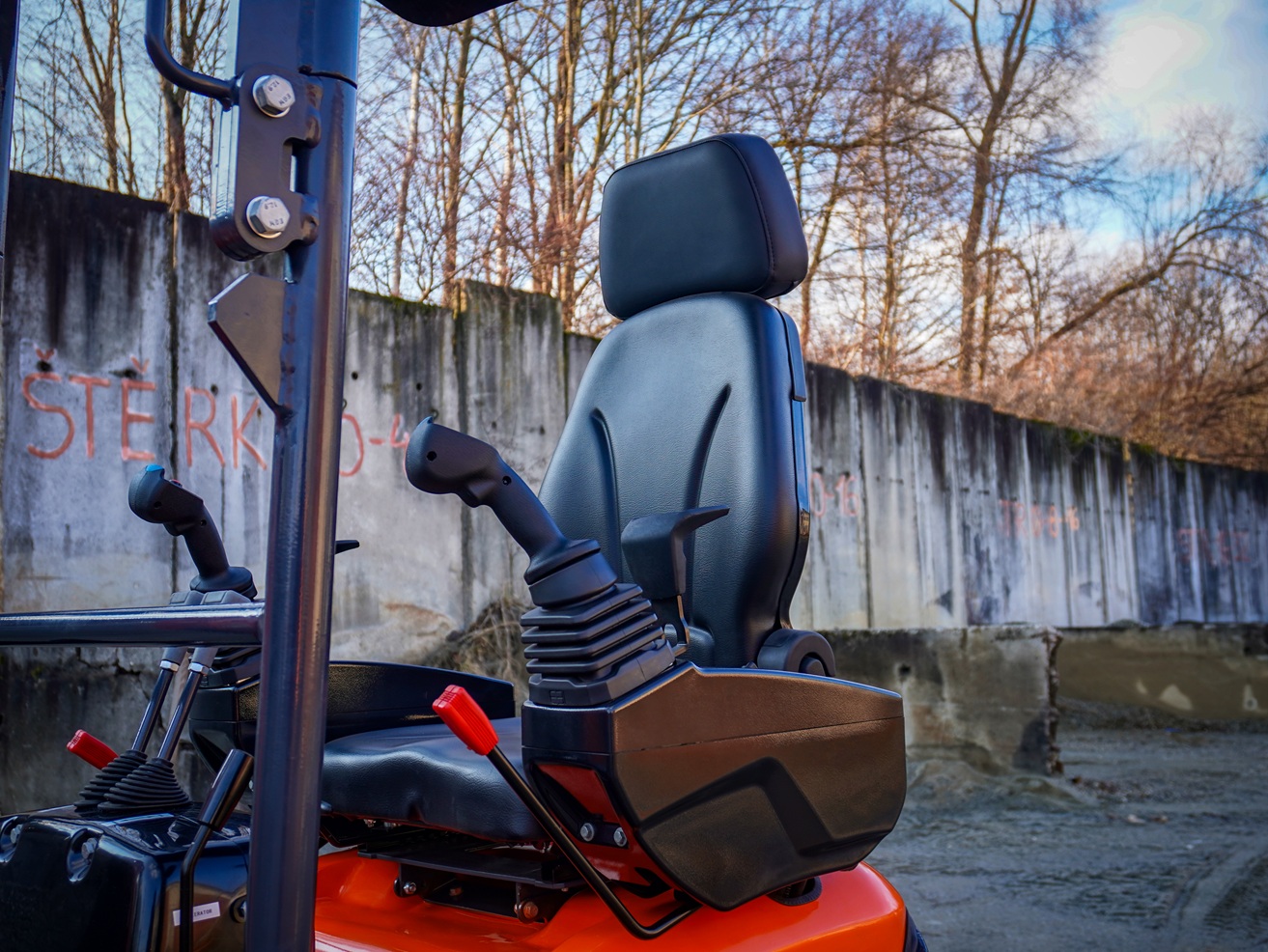 Minibagr BG1260.12 CX PRO HT Kubota, lžíce 400mm, HYDRO přidržovací palec