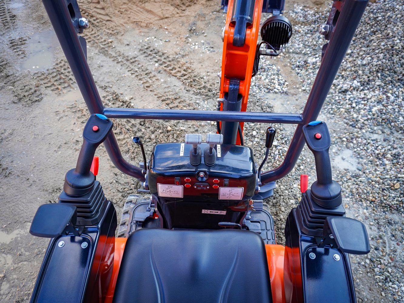 Minibagr BG1260.12 CX PRO HT Kubota, lžíce 400mm, HYDRO přidržovací palec